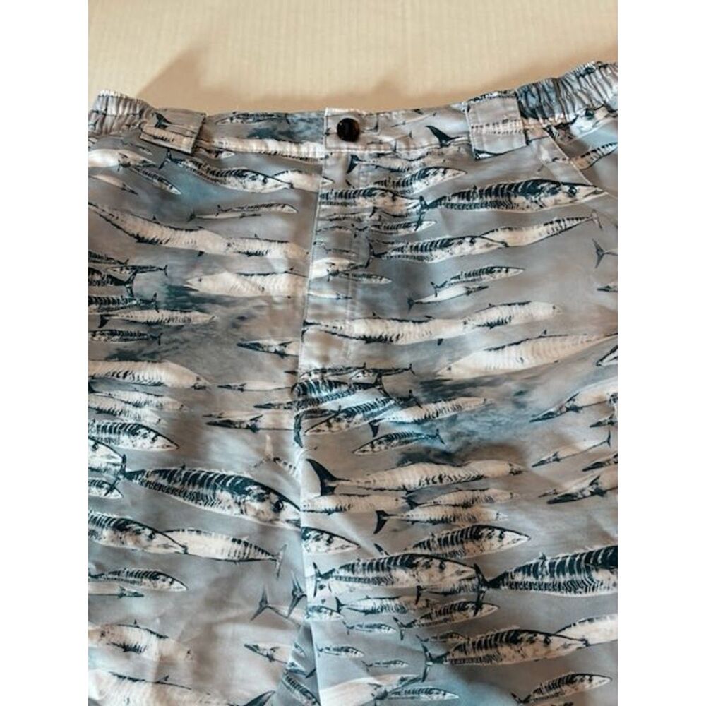 Reel Legends Men’s Large Fishing Shorts Fish Print Cargo Performance Outdoor